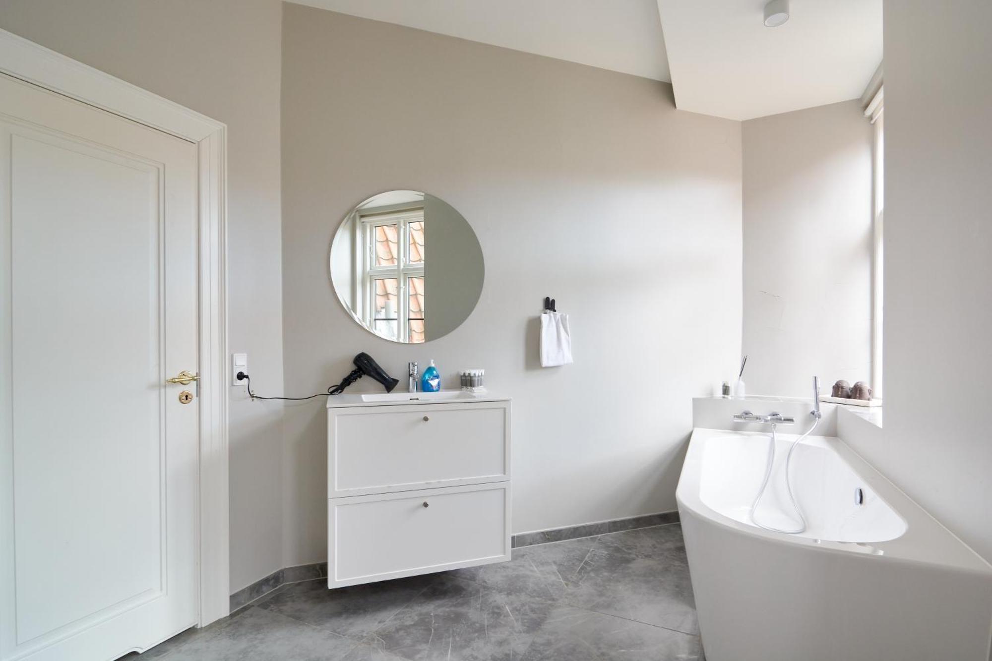 Large 4 Bedroom With Balcony & Bathtub In Cph City Copenhagen Exterior photo